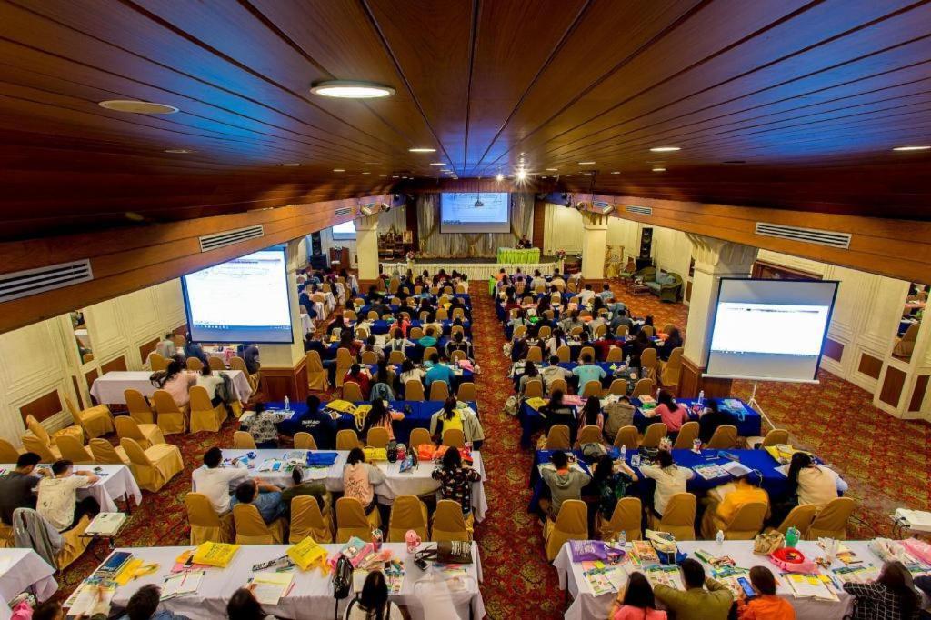 Pailyn Phitsanulok Hotel Exterior photo