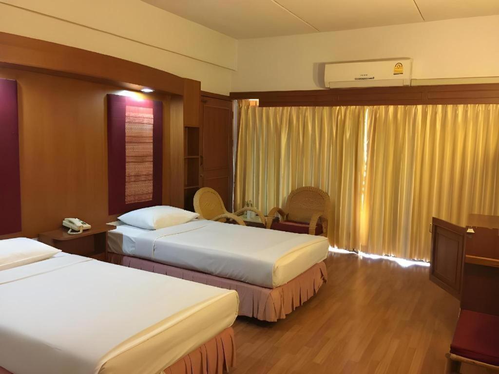 Pailyn Phitsanulok Hotel Exterior photo