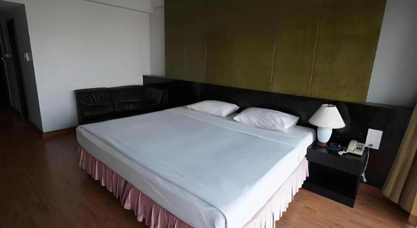 Pailyn Phitsanulok Hotel Exterior photo