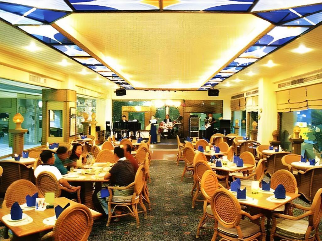 Pailyn Phitsanulok Hotel Exterior photo